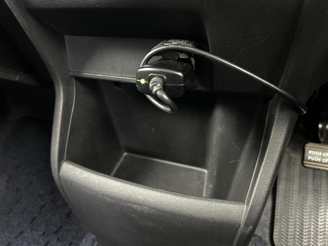 フリード Ｇ　エアロ　ジャストセレクション　禁煙車　社外メモリナビ　片側パワースライドドア　バックカメラ　リモコンキー　ＥＴＣ　電動格納ミラー　純正フロアマット　純正１５インチアルミホイール　フルセグＴＶ　Ｂｌｕｅｔｏｏｔｈ（18枚目）