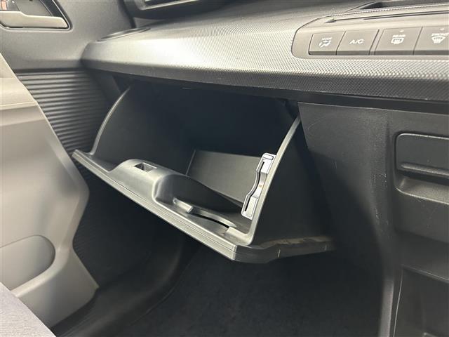 フリード Ｇ　エアロ　ジャストセレクション　禁煙車　社外メモリナビ　片側パワースライドドア　バックカメラ　リモコンキー　ＥＴＣ　電動格納ミラー　純正フロアマット　純正１５インチアルミホイール　フルセグＴＶ　Ｂｌｕｅｔｏｏｔｈ（19枚目）