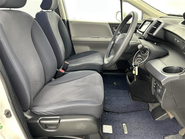 フリード Ｇ　エアロ　ジャストセレクション　禁煙車　社外メモリナビ　片側パワースライドドア　バックカメラ　リモコンキー　ＥＴＣ　電動格納ミラー　純正フロアマット　純正１５インチアルミホイール　フルセグＴＶ　Ｂｌｕｅｔｏｏｔｈ（23枚目）