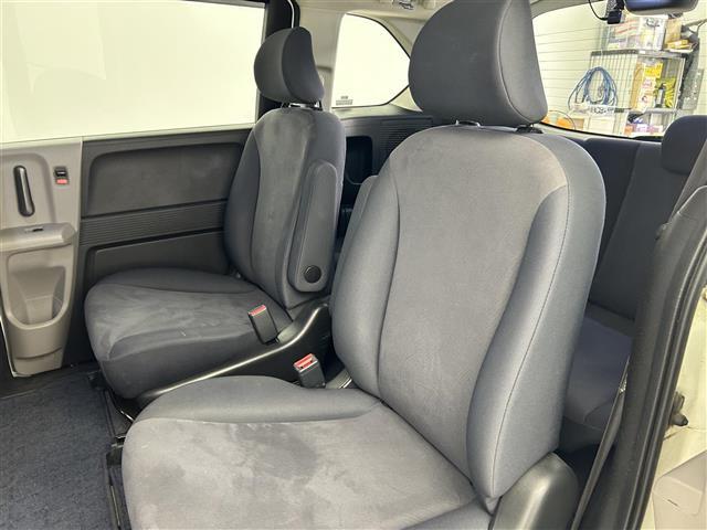 フリード Ｇ　エアロ　ジャストセレクション　禁煙車　社外メモリナビ　片側パワースライドドア　バックカメラ　リモコンキー　ＥＴＣ　電動格納ミラー　純正フロアマット　純正１５インチアルミホイール　フルセグＴＶ　Ｂｌｕｅｔｏｏｔｈ（27枚目）