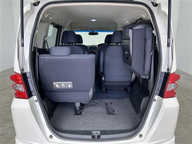 フリード Ｇ　エアロ　ジャストセレクション　禁煙車　社外メモリナビ　片側パワースライドドア　バックカメラ　リモコンキー　ＥＴＣ　電動格納ミラー　純正フロアマット　純正１５インチアルミホイール　フルセグＴＶ　Ｂｌｕｅｔｏｏｔｈ（31枚目）