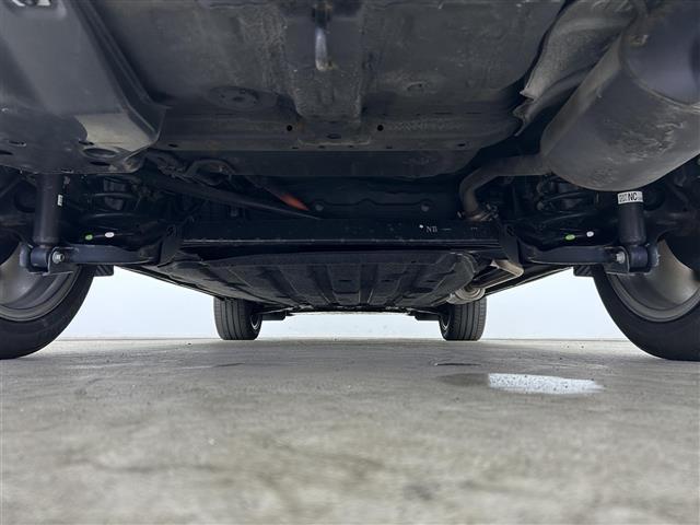 ヴェゼル e:HEV Z 禁煙車 ホンダセンシング ブラインドスポットモニター ETC 前席シートヒーター ステアリングヒーター パワーバックドア パドルシフト 電子パーキング オートホールド 純正18インチアルミホイール(43枚目)