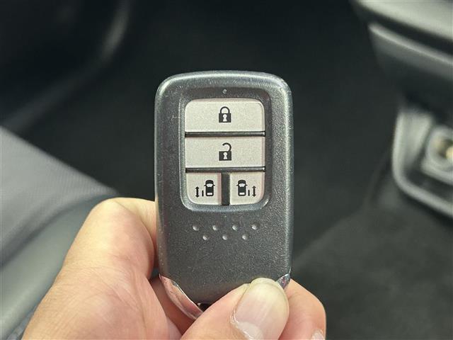 フリードハイブリッド ハイブリッド・EX 禁煙 両側電動スライドドア シートヒーター LEDライト 追従式クルコン 社外7型ナビ Cパッケージ Sパッケージ コンフォートビューパッケージ ビルトインETC ワンセグTV バックカメラ(19枚目)