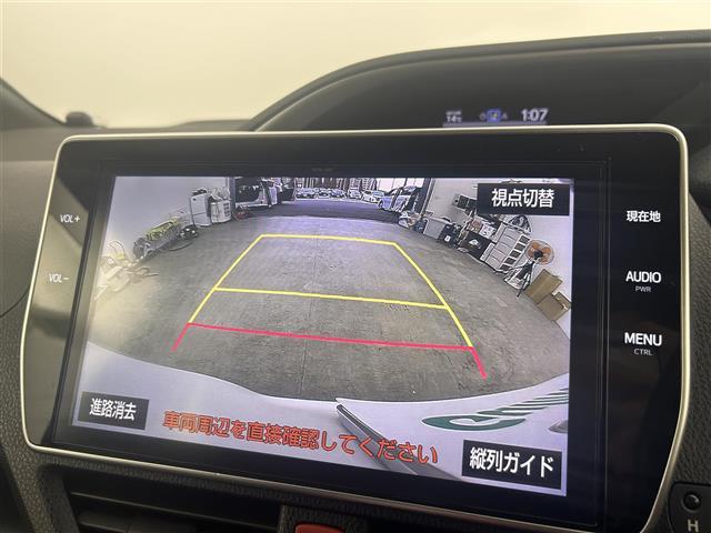 ヴォクシー ＺＳ　煌　禁煙車　純正１０型メモリナビ　１２．１型フリップダウンモニター　両側パワースライドドア　トヨタセーフティセンス　バックカメラ　フルセグＴＶ　Ｂｌｕｅｔｏｏｔｈ　革巻きステアリング　クルーズコントロール（5枚目）