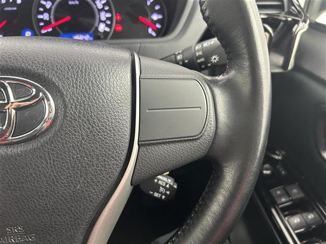 ヴォクシー ＺＳ　煌　禁煙車　純正１０型メモリナビ　１２．１型フリップダウンモニター　両側パワースライドドア　トヨタセーフティセンス　バックカメラ　フルセグＴＶ　Ｂｌｕｅｔｏｏｔｈ　革巻きステアリング　クルーズコントロール（13枚目）