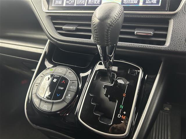 ヴォクシー ＺＳ　煌　禁煙車　純正１０型メモリナビ　１２．１型フリップダウンモニター　両側パワースライドドア　トヨタセーフティセンス　バックカメラ　フルセグＴＶ　Ｂｌｕｅｔｏｏｔｈ　革巻きステアリング　クルーズコントロール（16枚目）