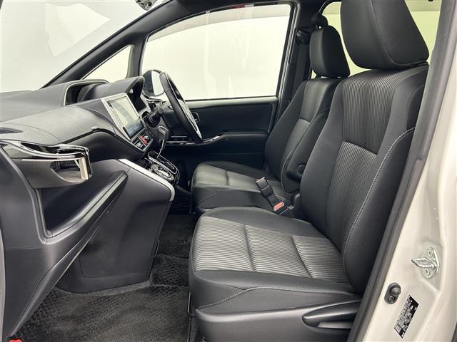 ヴォクシー ＺＳ　煌　禁煙車　純正１０型メモリナビ　１２．１型フリップダウンモニター　両側パワースライドドア　トヨタセーフティセンス　バックカメラ　フルセグＴＶ　Ｂｌｕｅｔｏｏｔｈ　革巻きステアリング　クルーズコントロール（25枚目）