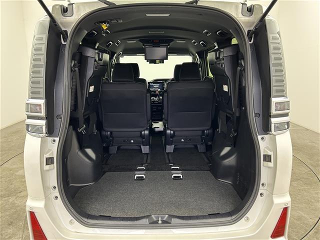 ヴォクシー ＺＳ　煌　禁煙車　純正１０型メモリナビ　１２．１型フリップダウンモニター　両側パワースライドドア　トヨタセーフティセンス　バックカメラ　フルセグＴＶ　Ｂｌｕｅｔｏｏｔｈ　革巻きステアリング　クルーズコントロール（32枚目）