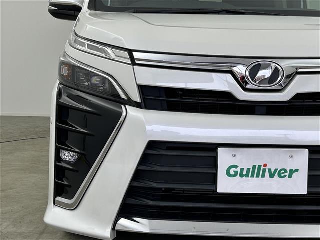 ヴォクシー ＺＳ　煌　禁煙車　純正１０型メモリナビ　１２．１型フリップダウンモニター　両側パワースライドドア　トヨタセーフティセンス　バックカメラ　フルセグＴＶ　Ｂｌｕｅｔｏｏｔｈ　革巻きステアリング　クルーズコントロール（33枚目）