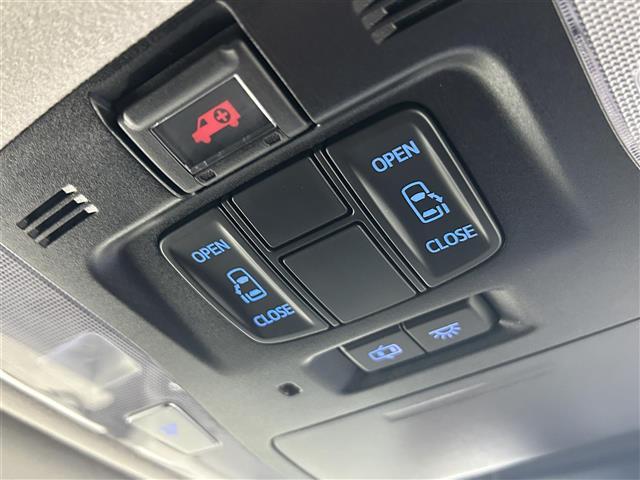 アルファードハイブリッド ＳＲ　禁煙車　純正９型メモリナビ　福祉車両　サイドリフトアップチルトシート　１２．１型フリップダウンモニター　両側パワースライドドア　デジタルインナーミラー　トヨタセーフティセンス　レザーシート（9枚目）
