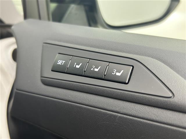 アルファードハイブリッド ＳＲ　禁煙車　純正９型メモリナビ　福祉車両　サイドリフトアップチルトシート　１２．１型フリップダウンモニター　両側パワースライドドア　デジタルインナーミラー　トヨタセーフティセンス　レザーシート（13枚目）