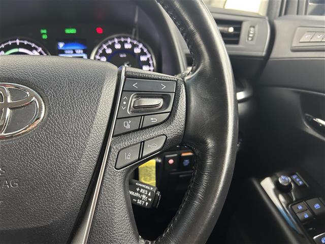 アルファードハイブリッド ＳＲ　禁煙車　純正９型メモリナビ　福祉車両　サイドリフトアップチルトシート　１２．１型フリップダウンモニター　両側パワースライドドア　デジタルインナーミラー　トヨタセーフティセンス　レザーシート（17枚目）