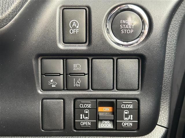 ヴォクシー ＺＳ　煌ＩＩＩ　禁煙車　純正１０型メモリナビ　フリップダウンモニター　両側パワースライドドア　クルーズコントロール　ハーフレザーシート　フルセグＴＶ　Ｂｌｕｅｔｏｏｔｈ　バックカメラ　革巻きステアリング　ＥＴＣ（8枚目）