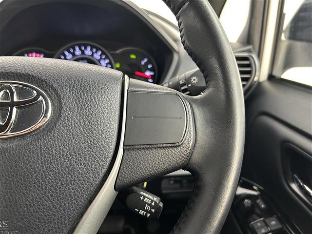 ヴォクシー ＺＳ　煌ＩＩＩ　禁煙車　純正１０型メモリナビ　フリップダウンモニター　両側パワースライドドア　クルーズコントロール　ハーフレザーシート　フルセグＴＶ　Ｂｌｕｅｔｏｏｔｈ　バックカメラ　革巻きステアリング　ＥＴＣ（12枚目）