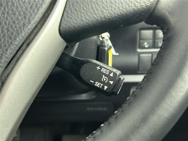 ヴォクシー ＺＳ　煌ＩＩＩ　禁煙車　純正１０型メモリナビ　フリップダウンモニター　両側パワースライドドア　クルーズコントロール　ハーフレザーシート　フルセグＴＶ　Ｂｌｕｅｔｏｏｔｈ　バックカメラ　革巻きステアリング　ＥＴＣ（13枚目）