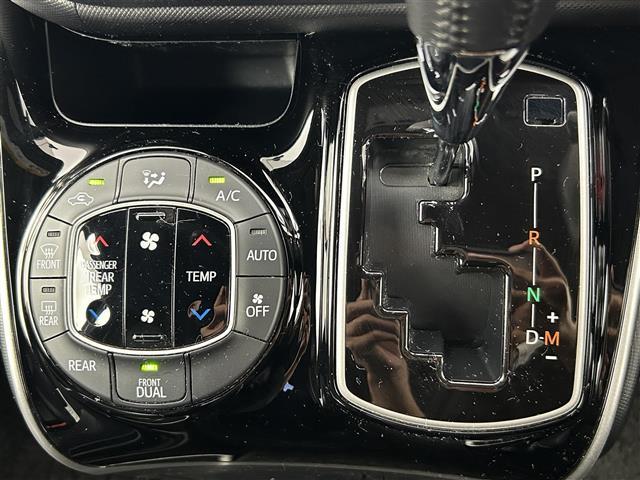 ヴォクシー ＺＳ　煌ＩＩＩ　禁煙車　純正１０型メモリナビ　フリップダウンモニター　両側パワースライドドア　クルーズコントロール　ハーフレザーシート　フルセグＴＶ　Ｂｌｕｅｔｏｏｔｈ　バックカメラ　革巻きステアリング　ＥＴＣ（16枚目）