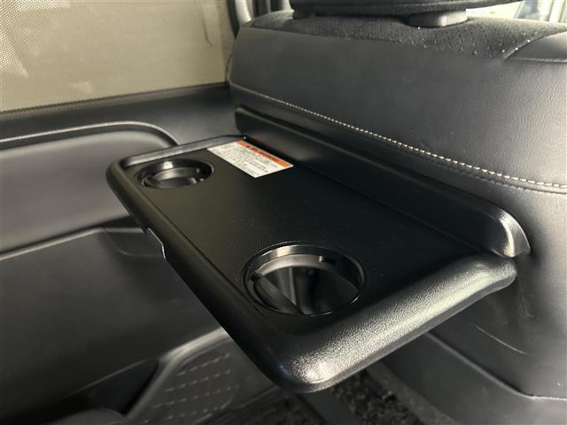 ヴォクシー ＺＳ　煌ＩＩＩ　禁煙車　純正１０型メモリナビ　フリップダウンモニター　両側パワースライドドア　クルーズコントロール　ハーフレザーシート　フルセグＴＶ　Ｂｌｕｅｔｏｏｔｈ　バックカメラ　革巻きステアリング　ＥＴＣ（21枚目）