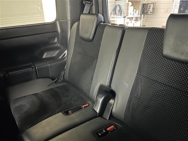 ヴォクシー ＺＳ　煌ＩＩＩ　禁煙車　純正１０型メモリナビ　フリップダウンモニター　両側パワースライドドア　クルーズコントロール　ハーフレザーシート　フルセグＴＶ　Ｂｌｕｅｔｏｏｔｈ　バックカメラ　革巻きステアリング　ＥＴＣ（29枚目）