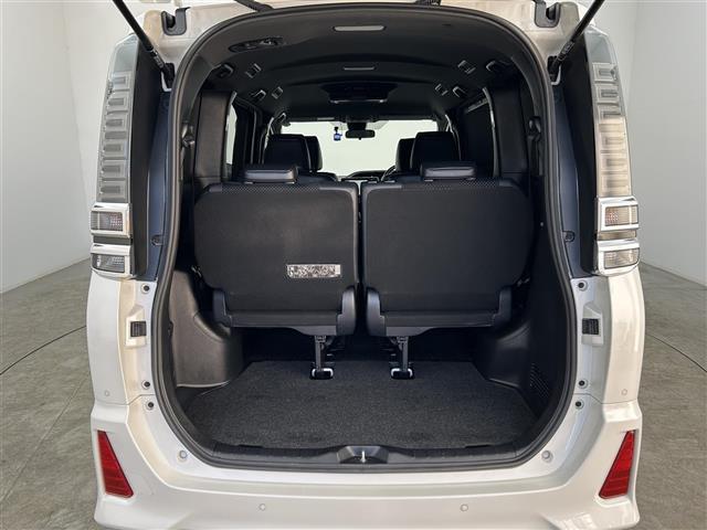 ヴォクシー ＺＳ　煌ＩＩＩ　禁煙車　純正１０型メモリナビ　フリップダウンモニター　両側パワースライドドア　クルーズコントロール　ハーフレザーシート　フルセグＴＶ　Ｂｌｕｅｔｏｏｔｈ　バックカメラ　革巻きステアリング　ＥＴＣ（30枚目）