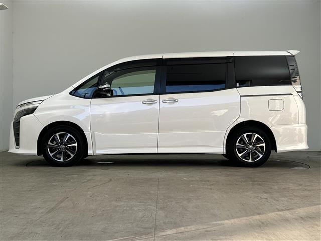 ヴォクシー ＺＳ　煌ＩＩＩ　禁煙車　純正１０型メモリナビ　フリップダウンモニター　両側パワースライドドア　クルーズコントロール　ハーフレザーシート　フルセグＴＶ　Ｂｌｕｅｔｏｏｔｈ　バックカメラ　革巻きステアリング　ＥＴＣ（37枚目）