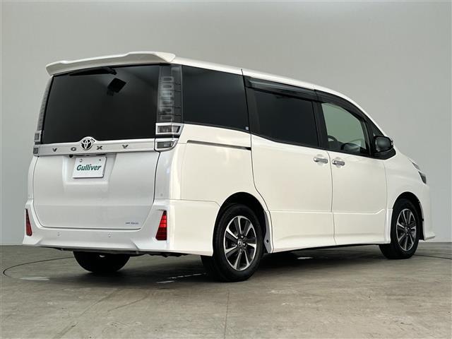 ヴォクシー ＺＳ　煌ＩＩＩ　禁煙車　純正１０型メモリナビ　フリップダウンモニター　両側パワースライドドア　クルーズコントロール　ハーフレザーシート　フルセグＴＶ　Ｂｌｕｅｔｏｏｔｈ　バックカメラ　革巻きステアリング　ＥＴＣ（40枚目）