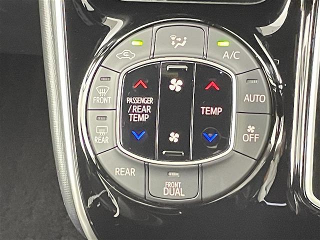 ヴォクシー ＺＳ　煌ＩＩＩ　禁煙車　純正１０型メモリナビ　ワンオーナー　両側パワースライドドア　クルーズコントロール　ハーフレザーシート　フルセグＴＶ　Ｂｌｕｅｔｏｏｔｈ　バックカメラ　革巻きステアリング　ビルトインＥＴＣ（6枚目）