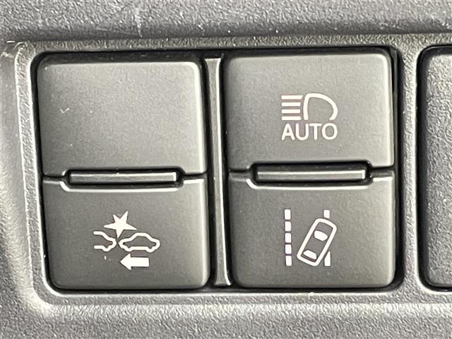 ヴォクシー ＺＳ　煌ＩＩＩ　禁煙車　純正１０型メモリナビ　ワンオーナー　両側パワースライドドア　クルーズコントロール　ハーフレザーシート　フルセグＴＶ　Ｂｌｕｅｔｏｏｔｈ　バックカメラ　革巻きステアリング　ビルトインＥＴＣ（11枚目）