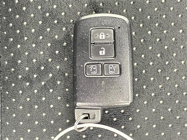 ヴォクシー ＺＳ　煌ＩＩＩ　禁煙車　純正１０型メモリナビ　ワンオーナー　両側パワースライドドア　クルーズコントロール　ハーフレザーシート　フルセグＴＶ　Ｂｌｕｅｔｏｏｔｈ　バックカメラ　革巻きステアリング　ビルトインＥＴＣ（22枚目）