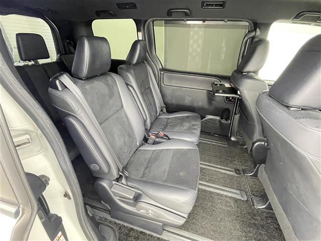 ヴォクシー ＺＳ　煌ＩＩＩ　禁煙車　純正１０型メモリナビ　ワンオーナー　両側パワースライドドア　クルーズコントロール　ハーフレザーシート　フルセグＴＶ　Ｂｌｕｅｔｏｏｔｈ　バックカメラ　革巻きステアリング　ビルトインＥＴＣ（28枚目）