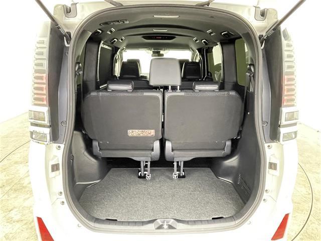 ヴォクシー ＺＳ　煌ＩＩＩ　禁煙車　純正１０型メモリナビ　ワンオーナー　両側パワースライドドア　クルーズコントロール　ハーフレザーシート　フルセグＴＶ　Ｂｌｕｅｔｏｏｔｈ　バックカメラ　革巻きステアリング　ビルトインＥＴＣ（31枚目）