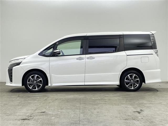 ヴォクシー ＺＳ　煌ＩＩＩ　禁煙車　純正１０型メモリナビ　ワンオーナー　両側パワースライドドア　クルーズコントロール　ハーフレザーシート　フルセグＴＶ　Ｂｌｕｅｔｏｏｔｈ　バックカメラ　革巻きステアリング　ビルトインＥＴＣ（35枚目）