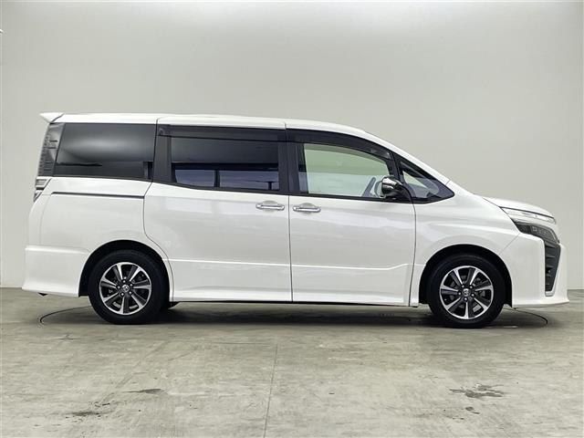 ヴォクシー ＺＳ　煌ＩＩＩ　禁煙車　純正１０型メモリナビ　ワンオーナー　両側パワースライドドア　クルーズコントロール　ハーフレザーシート　フルセグＴＶ　Ｂｌｕｅｔｏｏｔｈ　バックカメラ　革巻きステアリング　ビルトインＥＴＣ（36枚目）