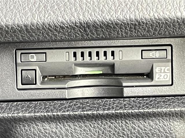 ヴォクシー ZS 煌III 禁煙車 純正9型メモリナビ ワンオーナー トヨタセーフティセンス クルーズコントロール 両側パワースライドドア バックカメラ ハーフレザーシート Bluetooth フルセグTV クリアランスソナー(9枚目)