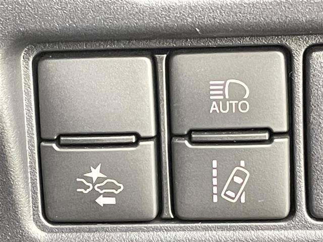 ヴォクシー ZS 煌III 禁煙車 純正9型メモリナビ ワンオーナー トヨタセーフティセンス クルーズコントロール 両側パワースライドドア バックカメラ ハーフレザーシート Bluetooth フルセグTV クリアランスソナー(10枚目)