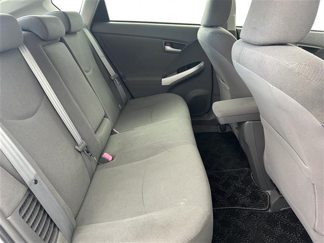 プリウス S 禁煙車 純正オーディオ CD AUX ビルトインETC ステアリングスイッチ 社外フロアマット 純正ドアバイザー 純正15インチAW オートライト ヘッドライトレベライザー プッシュスタート スペア(26枚目)