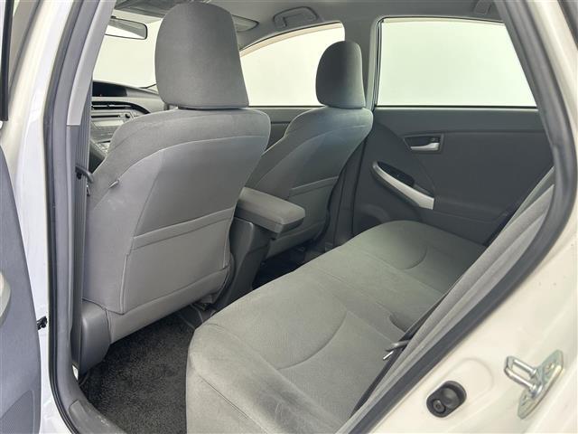 プリウス S 禁煙車 純正オーディオ CD AUX ビルトインETC ステアリングスイッチ 社外フロアマット 純正ドアバイザー 純正15インチAW オートライト ヘッドライトレベライザー プッシュスタート スペア(29枚目)