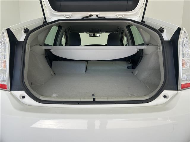 プリウス S 禁煙車 純正オーディオ CD AUX ビルトインETC ステアリングスイッチ 社外フロアマット 純正ドアバイザー 純正15インチAW オートライト ヘッドライトレベライザー プッシュスタート スペア(32枚目)