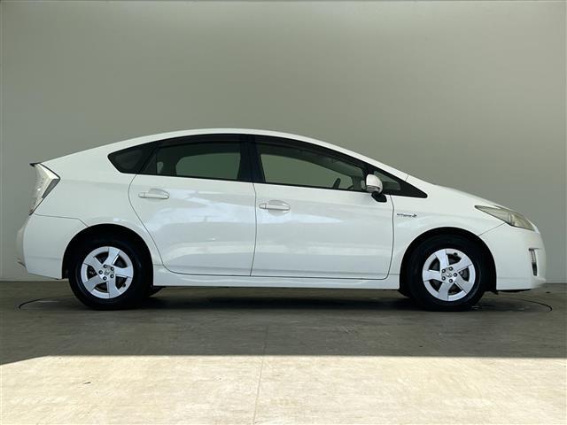 プリウス S 禁煙車 純正オーディオ CD AUX ビルトインETC ステアリングスイッチ 社外フロアマット 純正ドアバイザー 純正15インチAW オートライト ヘッドライトレベライザー プッシュスタート スペア(41枚目)