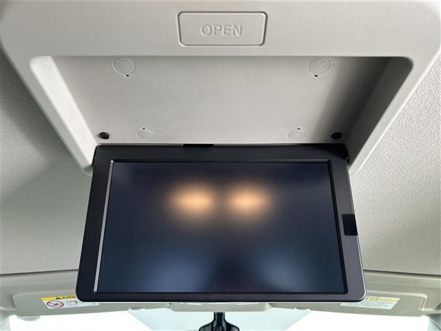 セレナ ハイウェイスターＶ　禁煙車　純正１０型メモリナビ　ワンオーナー　プロパイロット　エマージェンシーブレーキ　アラウンドビューモニター　両側パワースライドドア　インテリジェントルームミラー　純正１６インチＡＷ　Ｂｌｕ－ｒａｙ（8枚目）