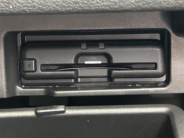 セレナ ハイウェイスターＶ　禁煙車　純正１０型メモリナビ　ワンオーナー　プロパイロット　エマージェンシーブレーキ　アラウンドビューモニター　両側パワースライドドア　インテリジェントルームミラー　純正１６インチＡＷ　Ｂｌｕ－ｒａｙ（11枚目）