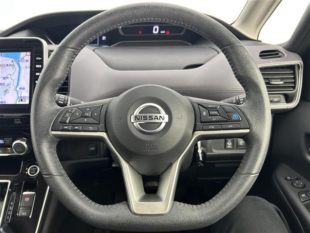 セレナ ハイウェイスターＶ　禁煙車　純正１０型メモリナビ　ワンオーナー　プロパイロット　エマージェンシーブレーキ　アラウンドビューモニター　両側パワースライドドア　インテリジェントルームミラー　純正１６インチＡＷ　Ｂｌｕ－ｒａｙ（12枚目）