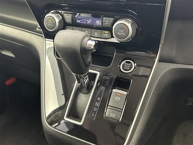 セレナ ハイウェイスターＶ　禁煙車　純正１０型メモリナビ　ワンオーナー　プロパイロット　エマージェンシーブレーキ　アラウンドビューモニター　両側パワースライドドア　インテリジェントルームミラー　純正１６インチＡＷ　Ｂｌｕ－ｒａｙ（16枚目）