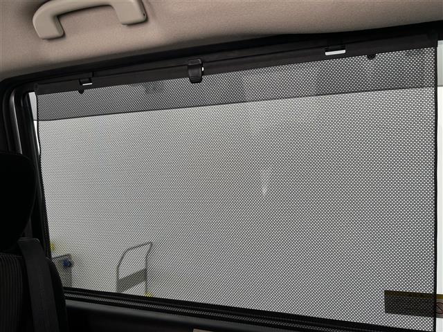 セレナ ハイウェイスターＶ　禁煙車　純正１０型メモリナビ　ワンオーナー　プロパイロット　エマージェンシーブレーキ　アラウンドビューモニター　両側パワースライドドア　インテリジェントルームミラー　純正１６インチＡＷ　Ｂｌｕ－ｒａｙ（19枚目）