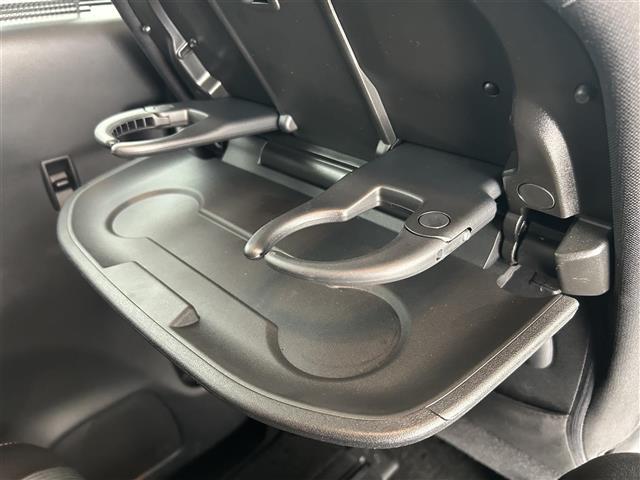 セレナ ハイウェイスターＶ　禁煙車　純正１０型メモリナビ　ワンオーナー　プロパイロット　エマージェンシーブレーキ　アラウンドビューモニター　両側パワースライドドア　インテリジェントルームミラー　純正１６インチＡＷ　Ｂｌｕ－ｒａｙ（20枚目）