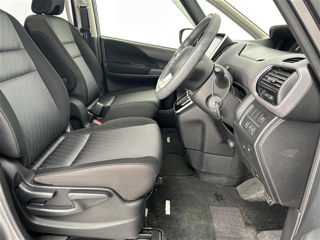 セレナ ハイウェイスターＶ　禁煙車　純正１０型メモリナビ　ワンオーナー　プロパイロット　エマージェンシーブレーキ　アラウンドビューモニター　両側パワースライドドア　インテリジェントルームミラー　純正１６インチＡＷ　Ｂｌｕ－ｒａｙ（22枚目）