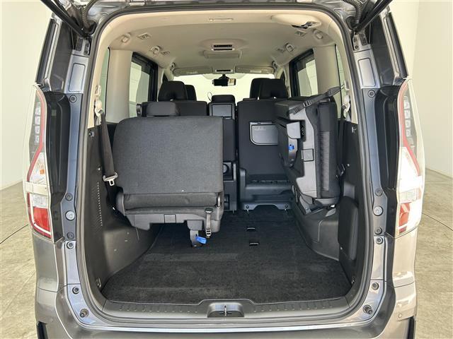 セレナ ハイウェイスターＶ　禁煙車　純正１０型メモリナビ　ワンオーナー　プロパイロット　エマージェンシーブレーキ　アラウンドビューモニター　両側パワースライドドア　インテリジェントルームミラー　純正１６インチＡＷ　Ｂｌｕ－ｒａｙ（30枚目）