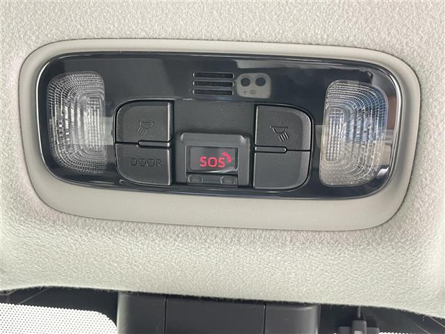 ヤリスクロス ハイブリッドＺ　禁煙車　純正８型ディスプレイオーディオ　全方位カメラ　トヨタセーフティセンス　レーダークルーズコントロール　ハーフレザーシート　シートヒーター　ブラインドスポットモニター　ヘッドアップディスプレイ（14枚目）