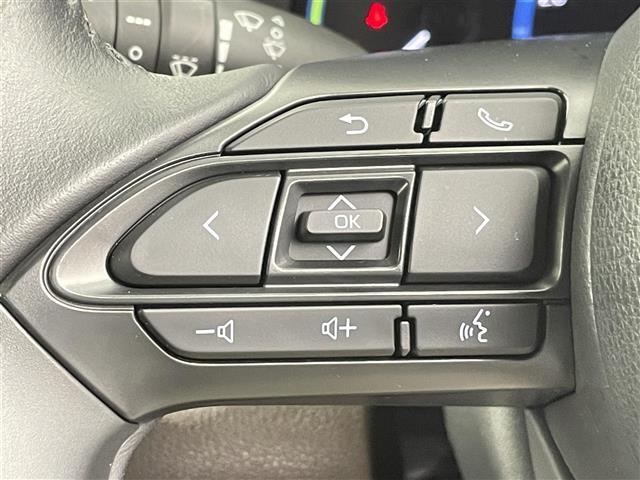 ヤリスクロス ハイブリッドＺ　禁煙車　純正８型ディスプレイオーディオ　全方位カメラ　トヨタセーフティセンス　レーダークルーズコントロール　ハーフレザーシート　シートヒーター　ブラインドスポットモニター　ヘッドアップディスプレイ（17枚目）