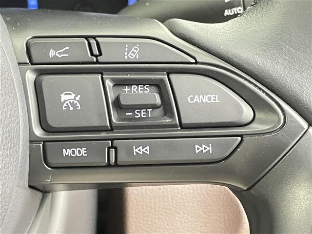 ヤリスクロス ハイブリッドＺ　禁煙車　純正８型ディスプレイオーディオ　全方位カメラ　トヨタセーフティセンス　レーダークルーズコントロール　ハーフレザーシート　シートヒーター　ブラインドスポットモニター　ヘッドアップディスプレイ（18枚目）