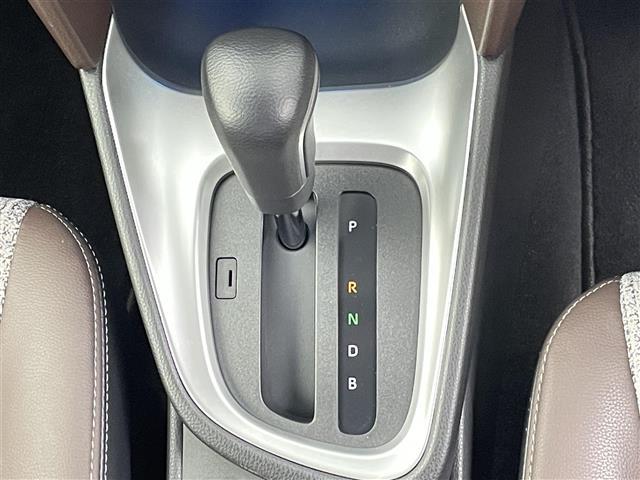 ヤリスクロス ハイブリッドＺ　禁煙車　純正８型ディスプレイオーディオ　全方位カメラ　トヨタセーフティセンス　レーダークルーズコントロール　ハーフレザーシート　シートヒーター　ブラインドスポットモニター　ヘッドアップディスプレイ（19枚目）